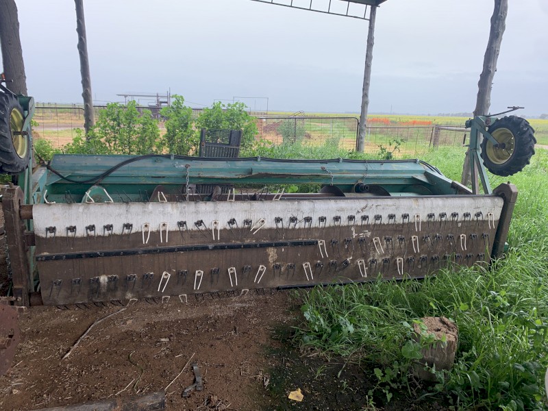 1996 John Deere 9600 Header with Canola Front