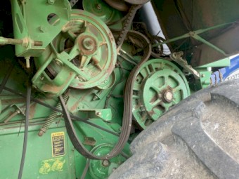 1996 John Deere 9600 Header with Canola Front