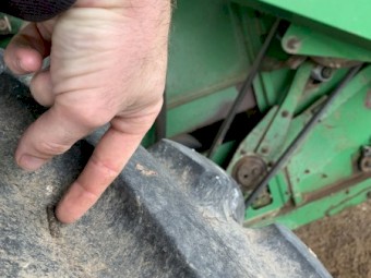 1996 John Deere 9600 Header with Canola Front