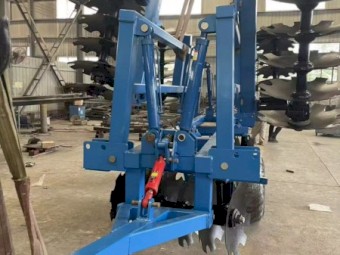 Brand New Red Earth 48 & 36 Plate Ploughs