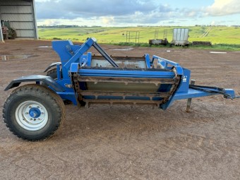 McIntosh 2 bale feeder