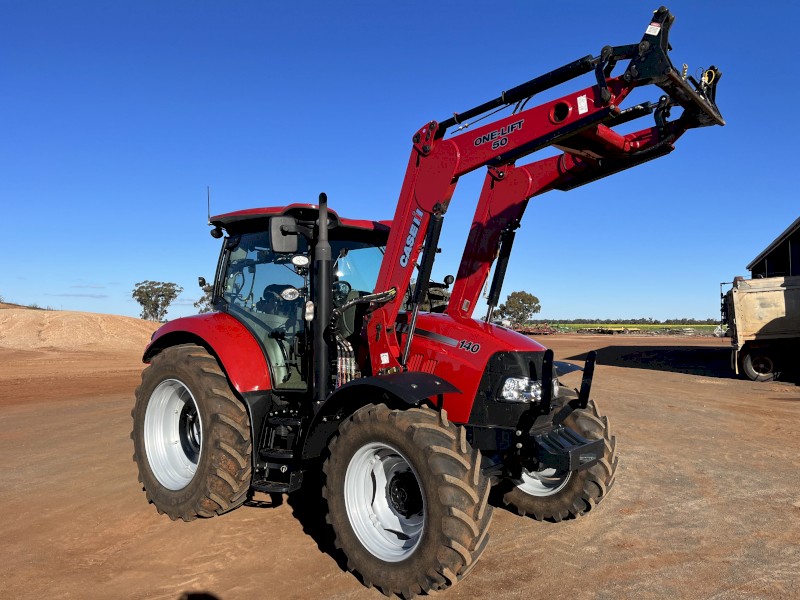 Case IH Maxxum 140 Tractor with FEL
