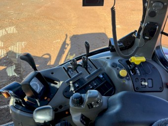 Case IH Maxxum 140 Tractor with FEL