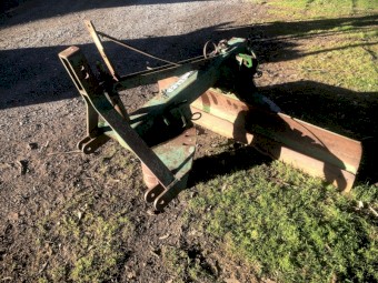 Treller linkage blade