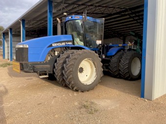 2003 New Holland TJ425