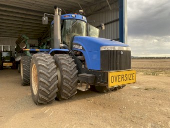 2003 New Holland TJ425