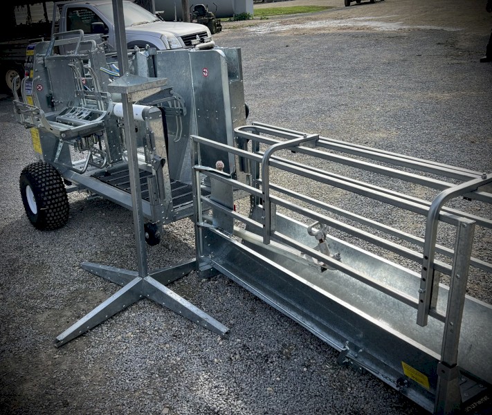 2019 Peak Hill Sheep Handler