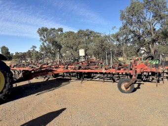 Case IH 4300 airseeder bar