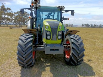 Claas Arion 440 Panoramic Tractor Loader