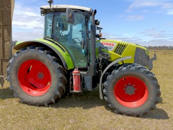 Claas Arion 440 Panoramic Tractor Loader