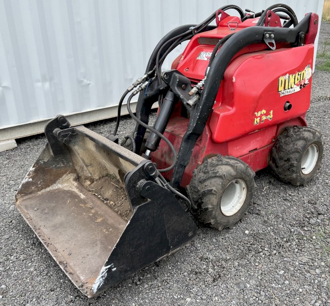 Dingo K9-4 Skid Steer Mini Digger w/ 4-in-1 & GP Bucket