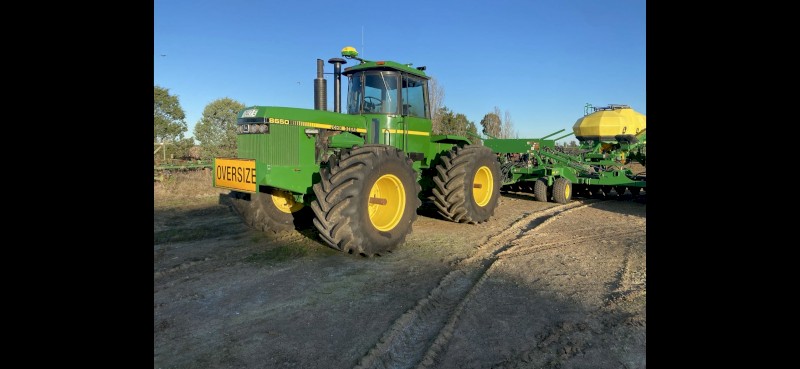 John Deere 8650 Tractor
