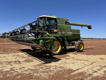 John Deere 8820 with 224 Front and Trailer