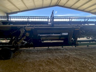 2009 John Deere 9870 Header with 42ft Honeybee Front with Trailer