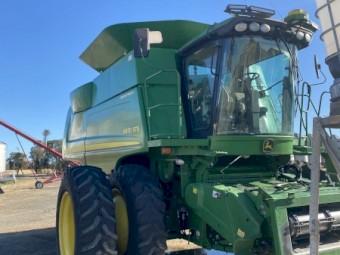 2009 John Deere 9870 Header with 42ft Honeybee Front with Trailer