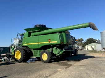 2009 John Deere 9870 Header with 42ft Honeybee Front with Trailer