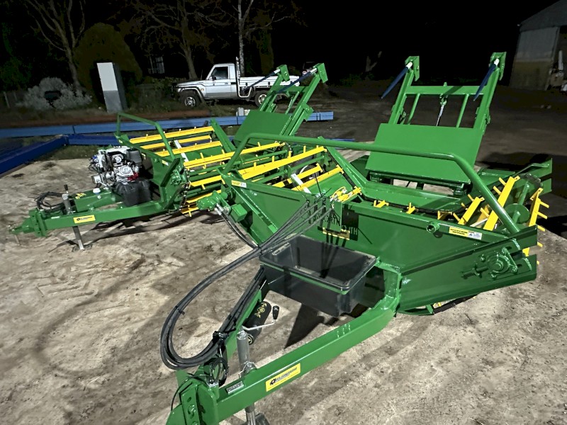 Round Bale feeders Elsworth new