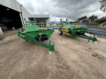 Round Bale feeders Elsworth new