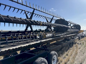 New Holland 40ft Flex Draper Front