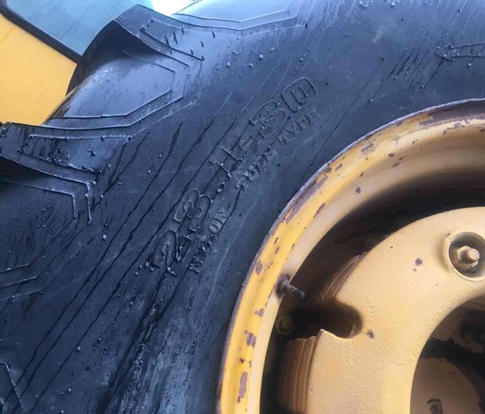 WANTED 23.1x30 Tyres