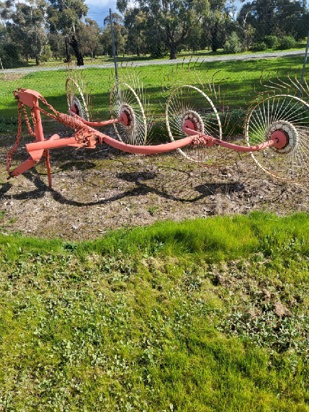 4 Wheel hay rake 
