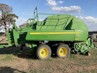 John Deere L340 baler 