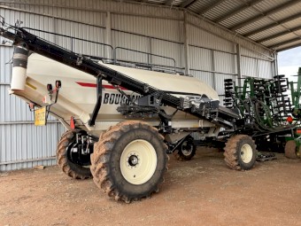 2020 John Deere 1830 50ft & Bourgault 6550 triple bin