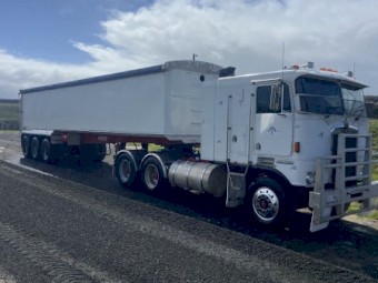 Kenworth K100E Prime Mover