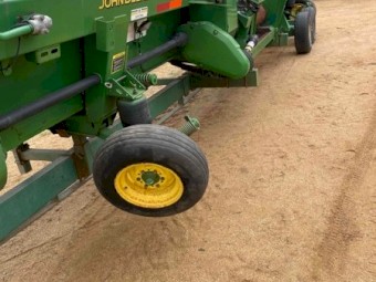 WANTED John Deere  930d Draper Front