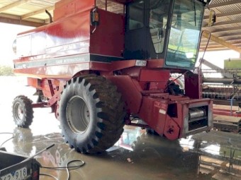 Case IH 1666 Axial Flow Header with 30ft Case IH 1010 Front