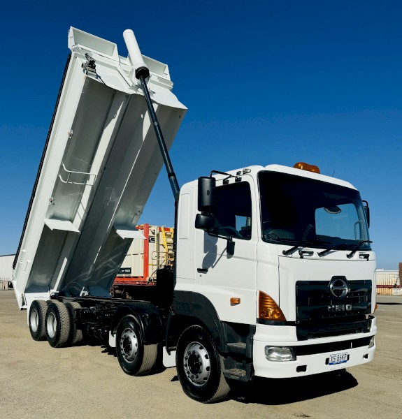 2008 HINO FY700 Twin Steer Tipper