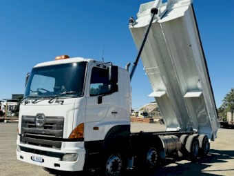 2008 HINO FY700 Twin Steer Tipper