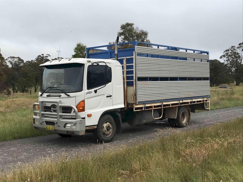 Hino FD Flat Top / Stock Crate