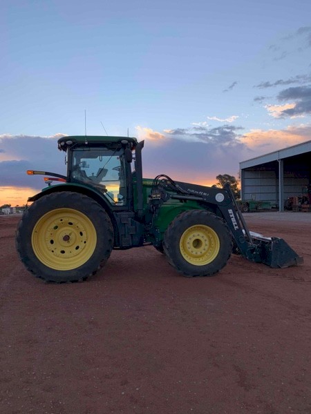 2015 John Deere 7230R & Loader