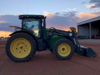 2015 John Deere 7230R & Loader