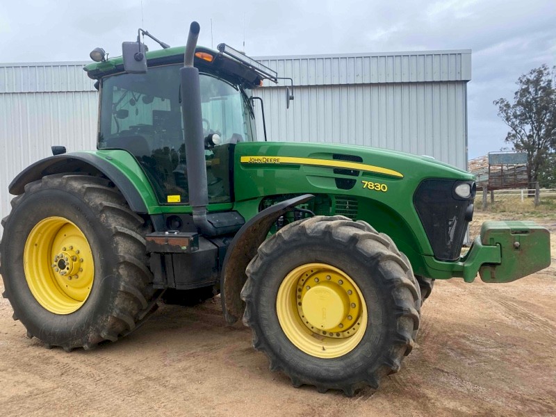 John Deere 7830 Tractor ## LAST WEEK BEFORE BEING TRADED ##