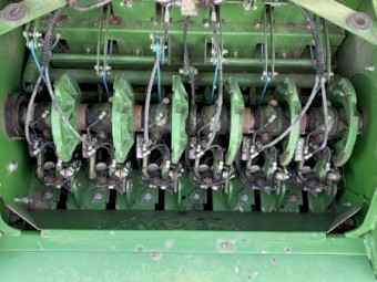 John Deere l340 baler