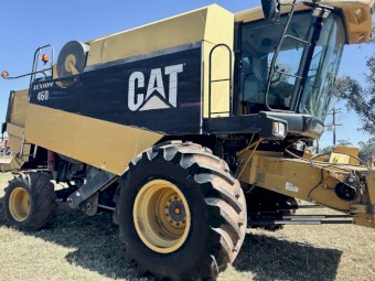 CAT Lexion 460 Header with Front and Trailer