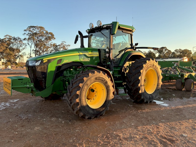 2021 John Deere 8R340 Tractor