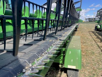 2022 John Deere RD40F Draper Front