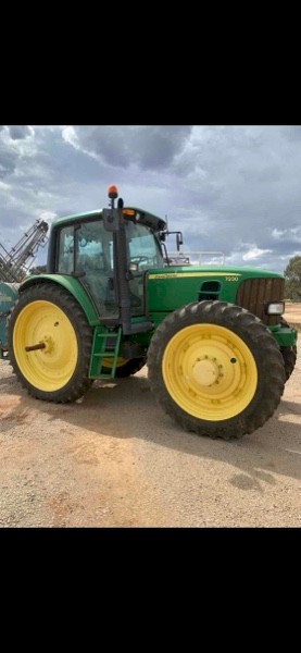 John Deere 7230 Row Crop Tractor
