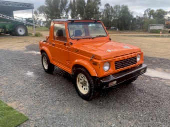 Suzuki sierra soft top