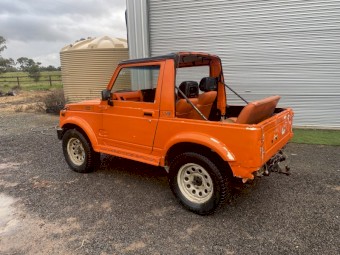 Suzuki sierra soft top