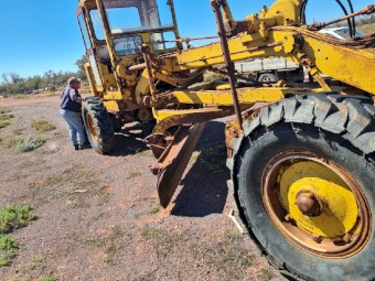 Caterpillar 38E Grader