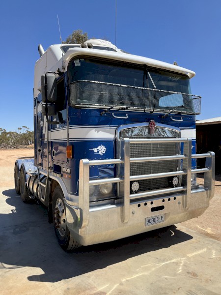 2004 Kenworth K104 Prime Mover