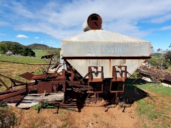 Vintage Sunshine Harvester