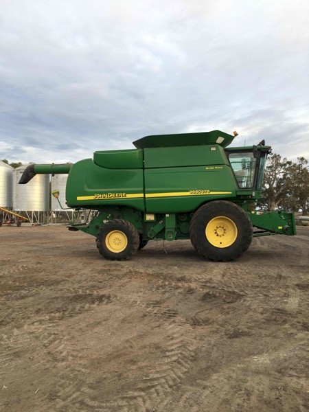 2007 John Deere 9660 Bullet Rotor with John Deere 630F Hydra Flex Front withTrailer