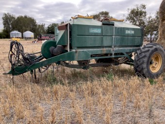 Simplicity 5700 TB2 Air Cart