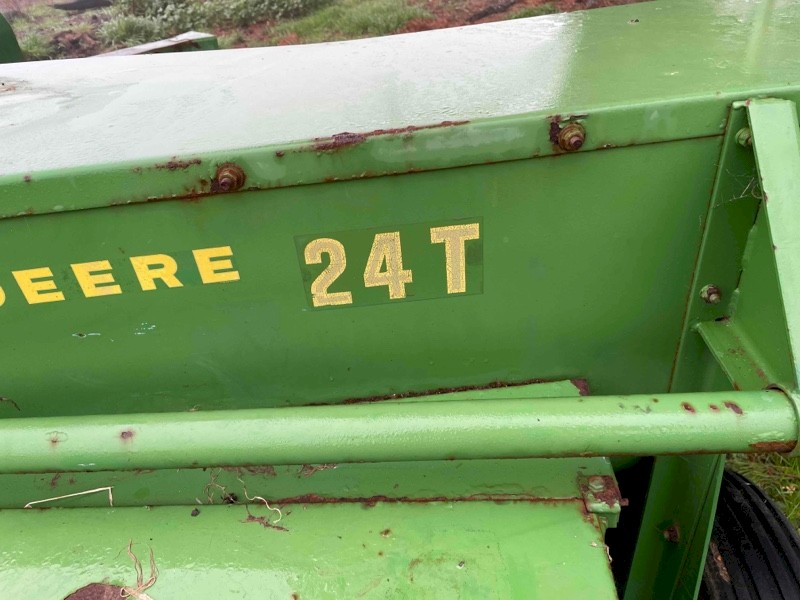John Deere 24T Small Square Baler
