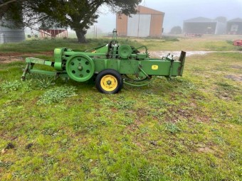 John Deere 24T Small Square Baler